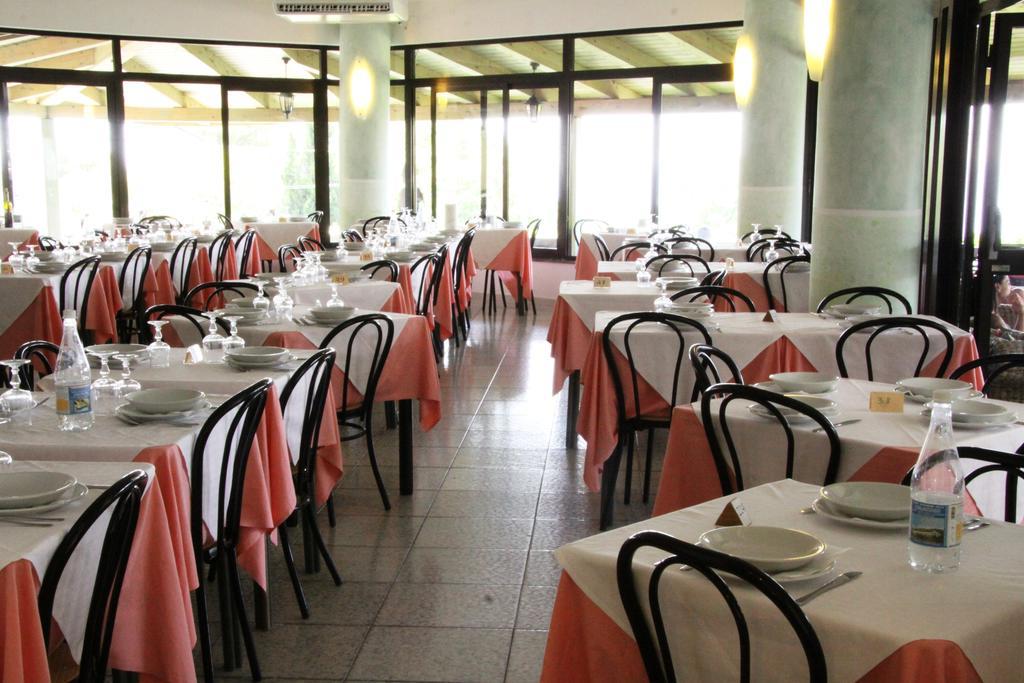 קאפו ואטיצ'אנו Hotel Marinella מראה חיצוני תמונה