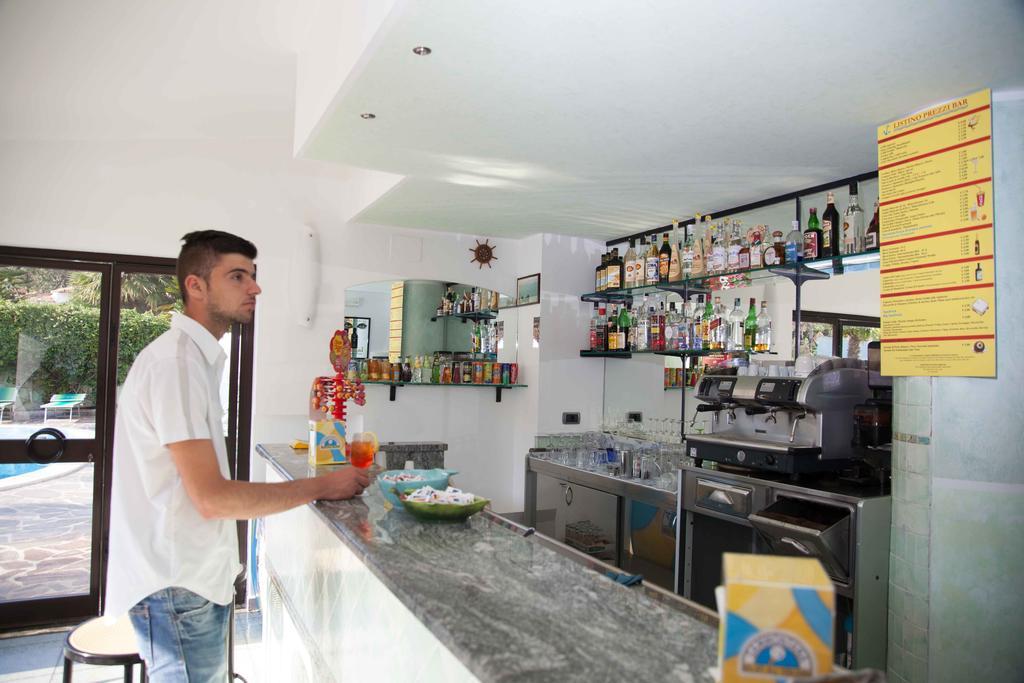 קאפו ואטיצ'אנו Hotel Marinella מראה חיצוני תמונה