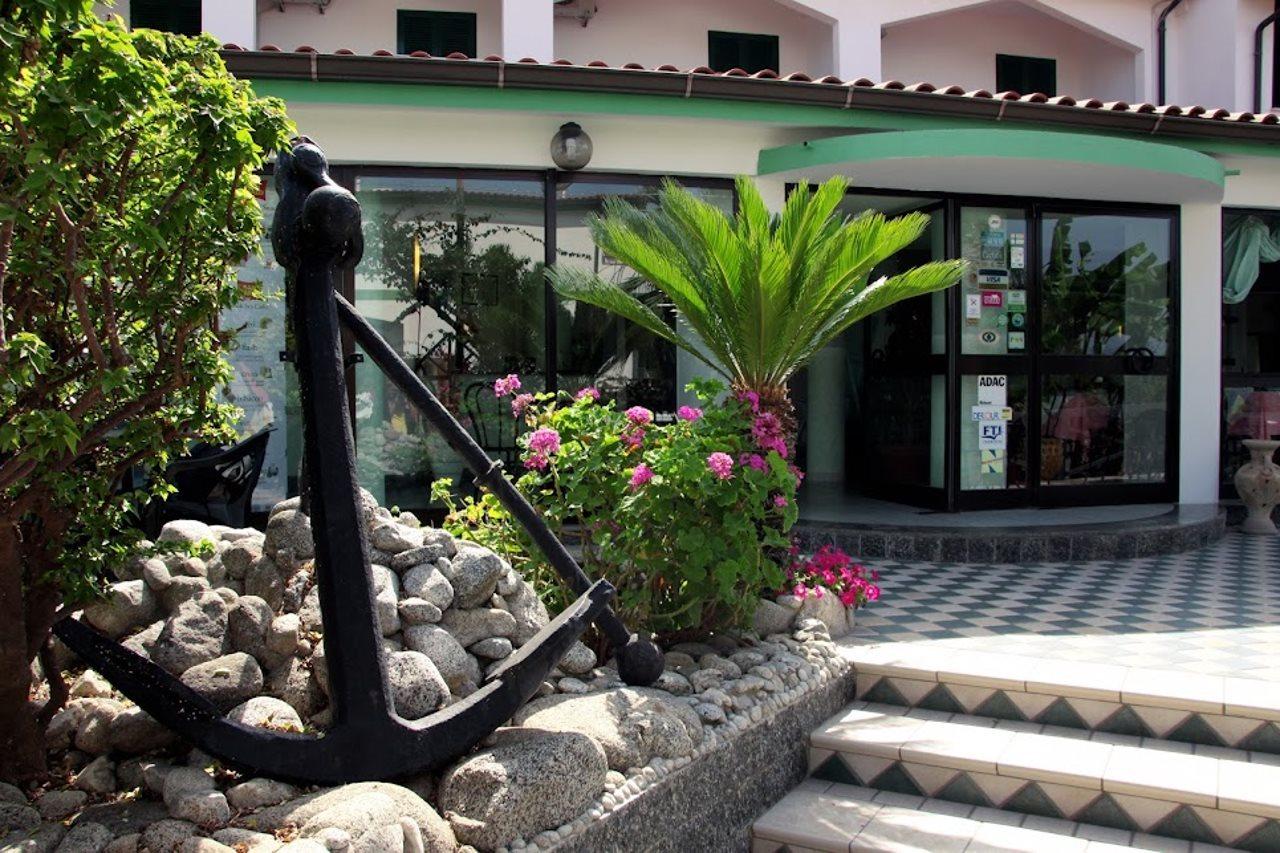 קאפו ואטיצ'אנו Hotel Marinella מראה חיצוני תמונה