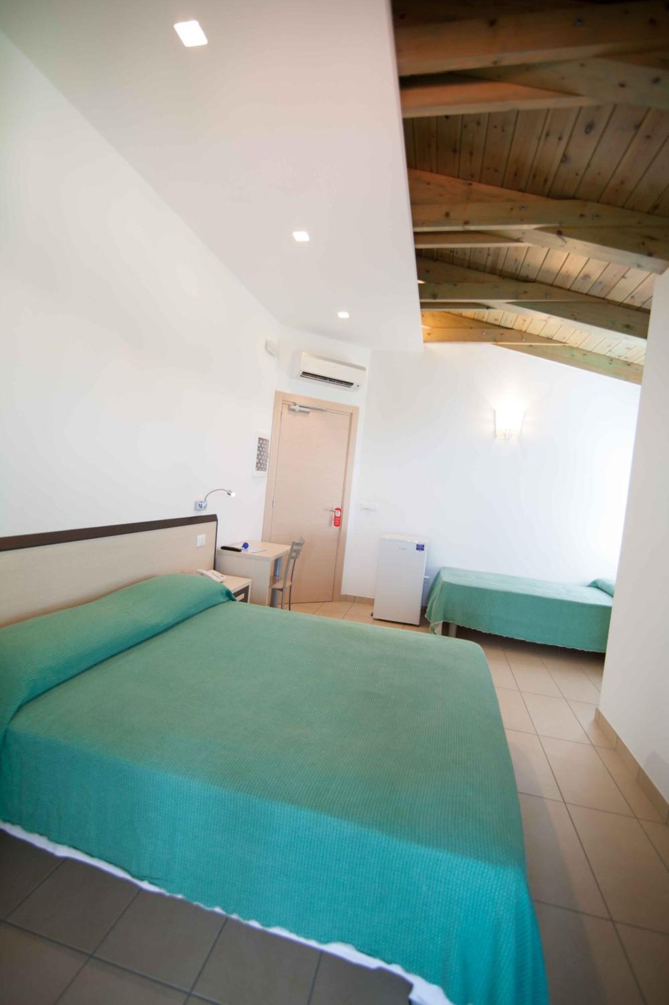 קאפו ואטיצ'אנו Hotel Marinella מראה חיצוני תמונה