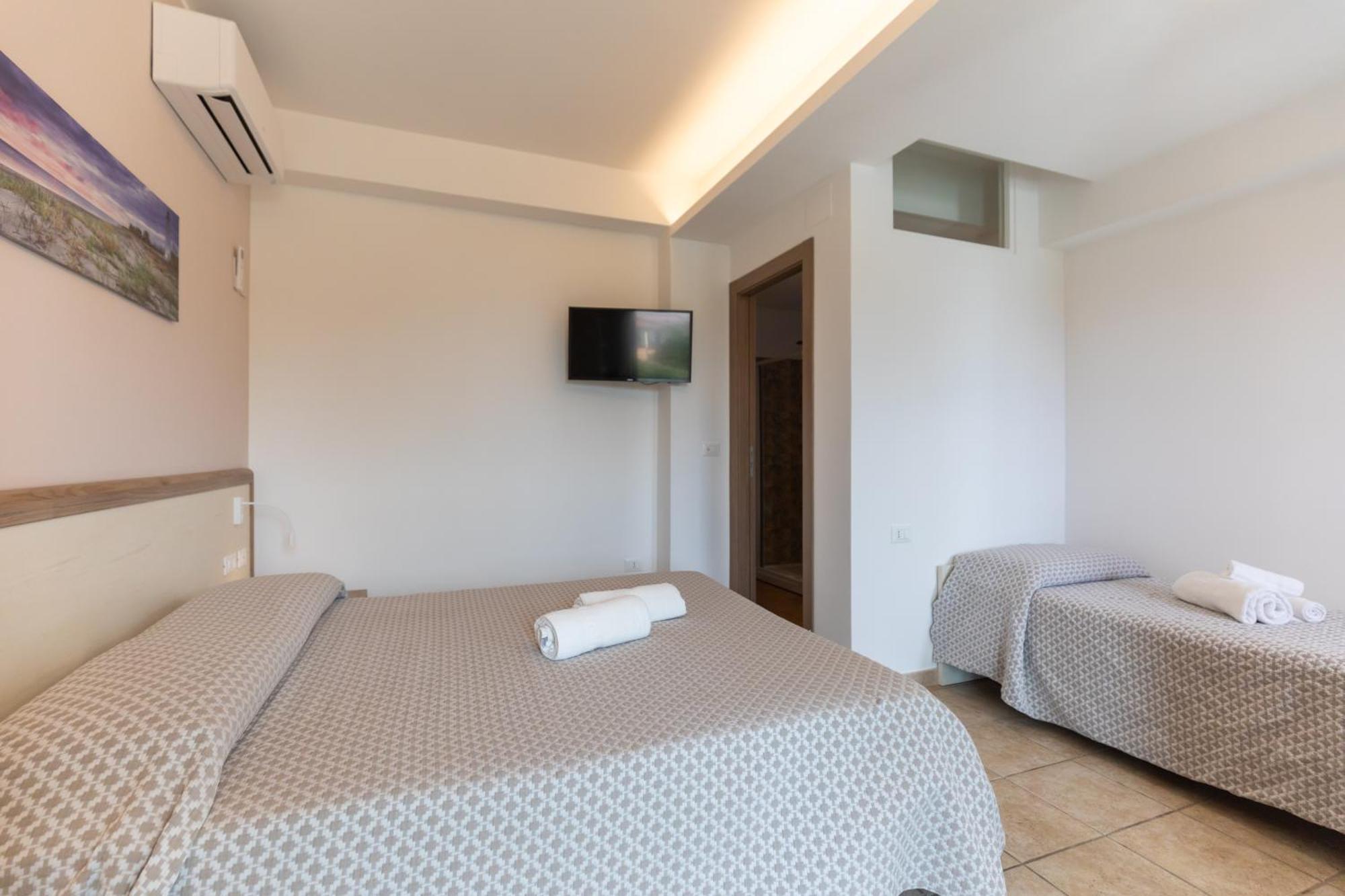 קאפו ואטיצ'אנו Hotel Marinella מראה חיצוני תמונה