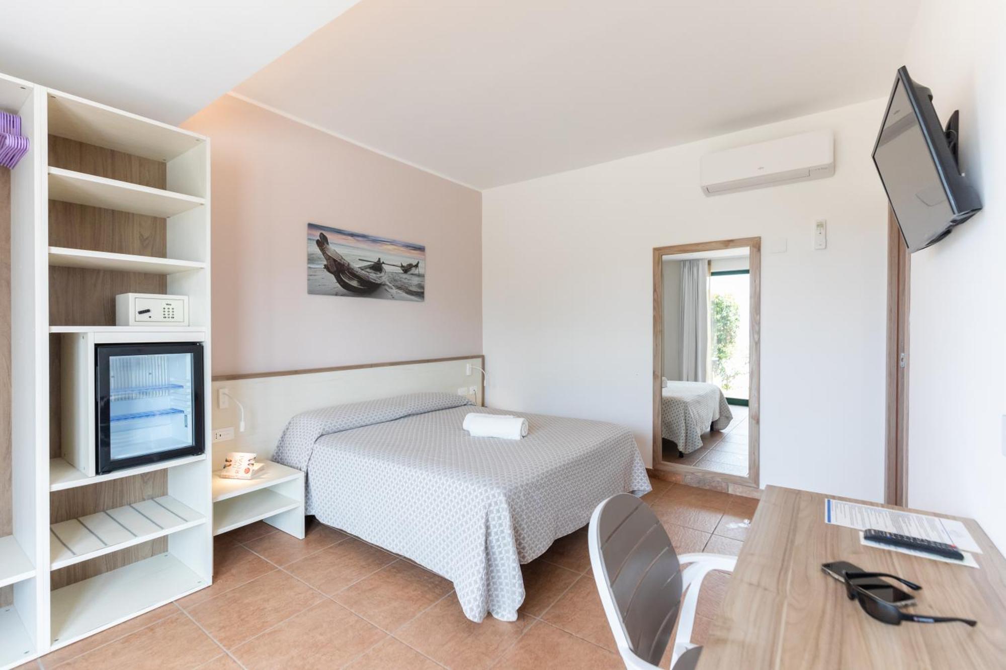 קאפו ואטיצ'אנו Hotel Marinella מראה חיצוני תמונה