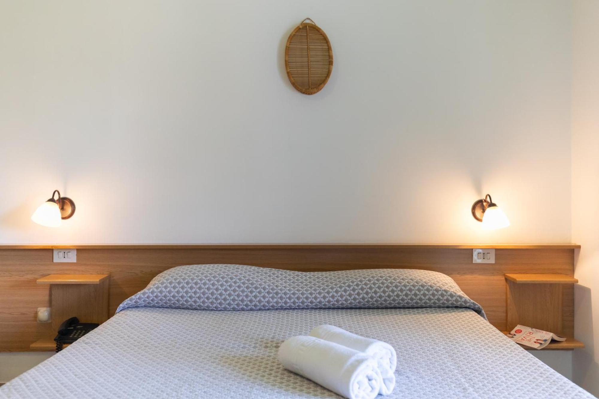 קאפו ואטיצ'אנו Hotel Marinella מראה חיצוני תמונה