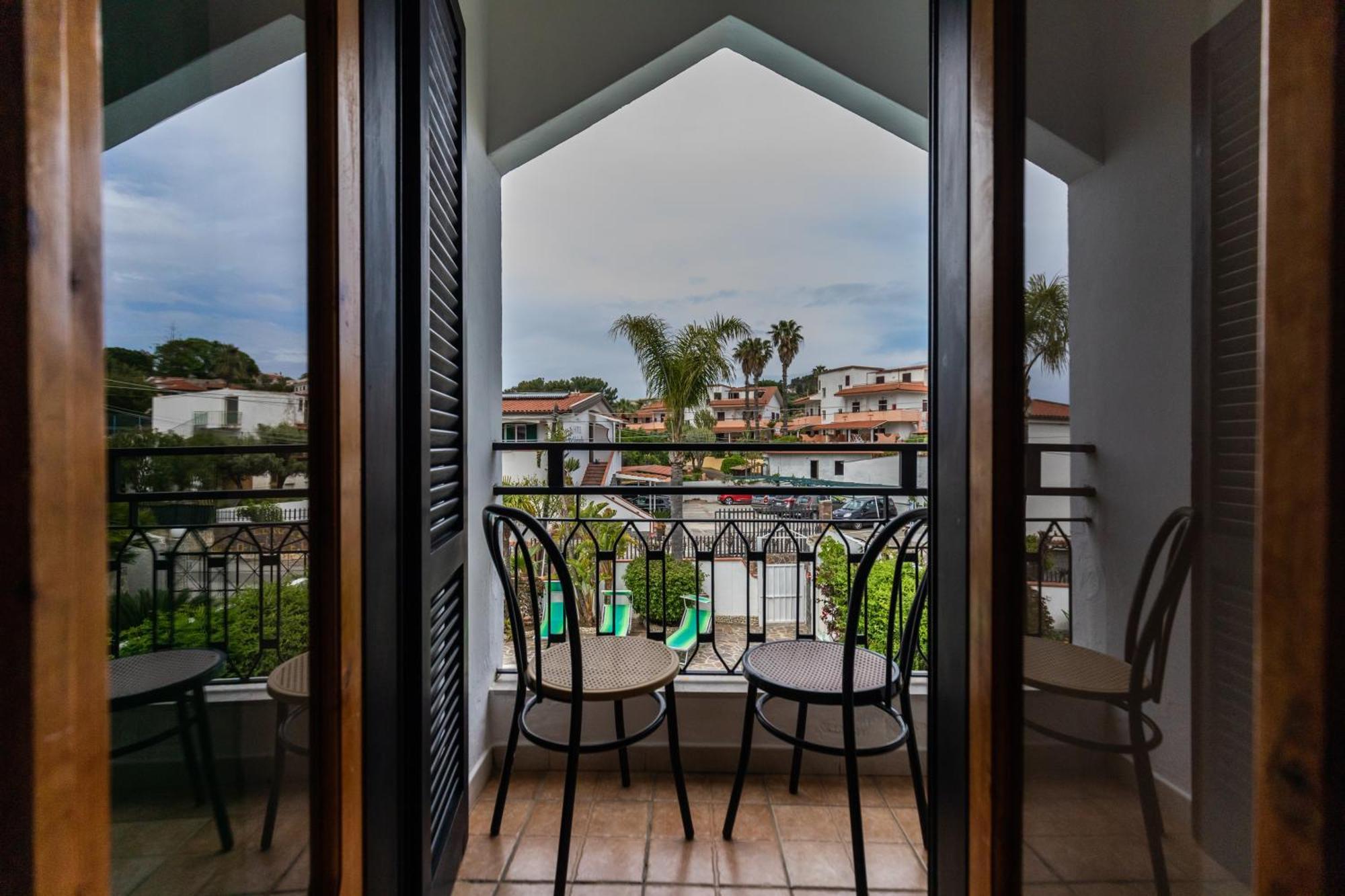 קאפו ואטיצ'אנו Hotel Marinella מראה חיצוני תמונה