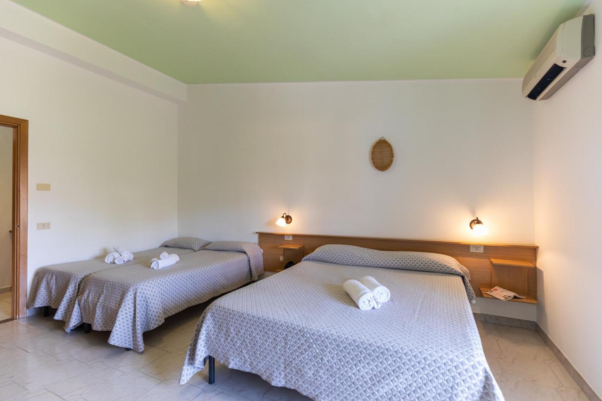 קאפו ואטיצ'אנו Hotel Marinella מראה חיצוני תמונה
