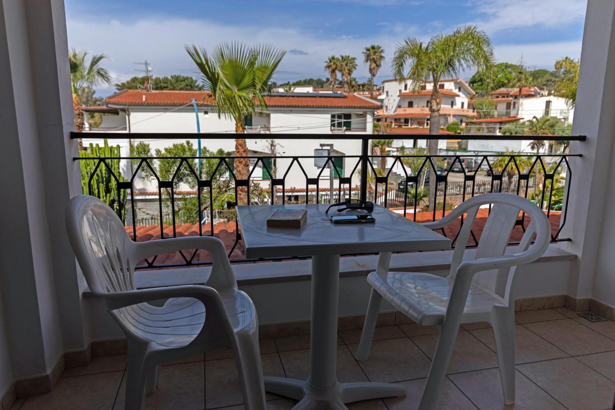 קאפו ואטיצ'אנו Hotel Marinella מראה חיצוני תמונה