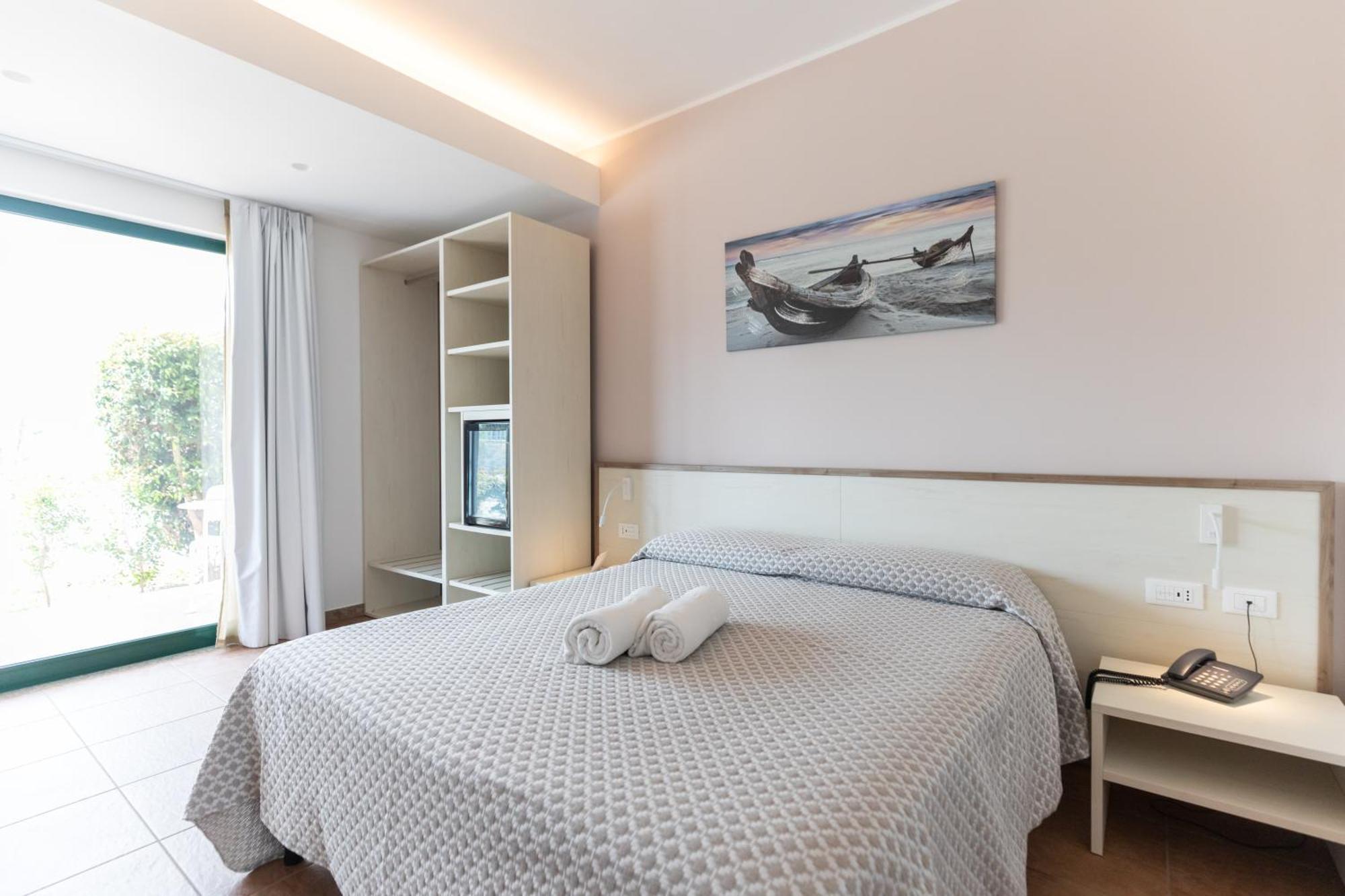 קאפו ואטיצ'אנו Hotel Marinella מראה חיצוני תמונה