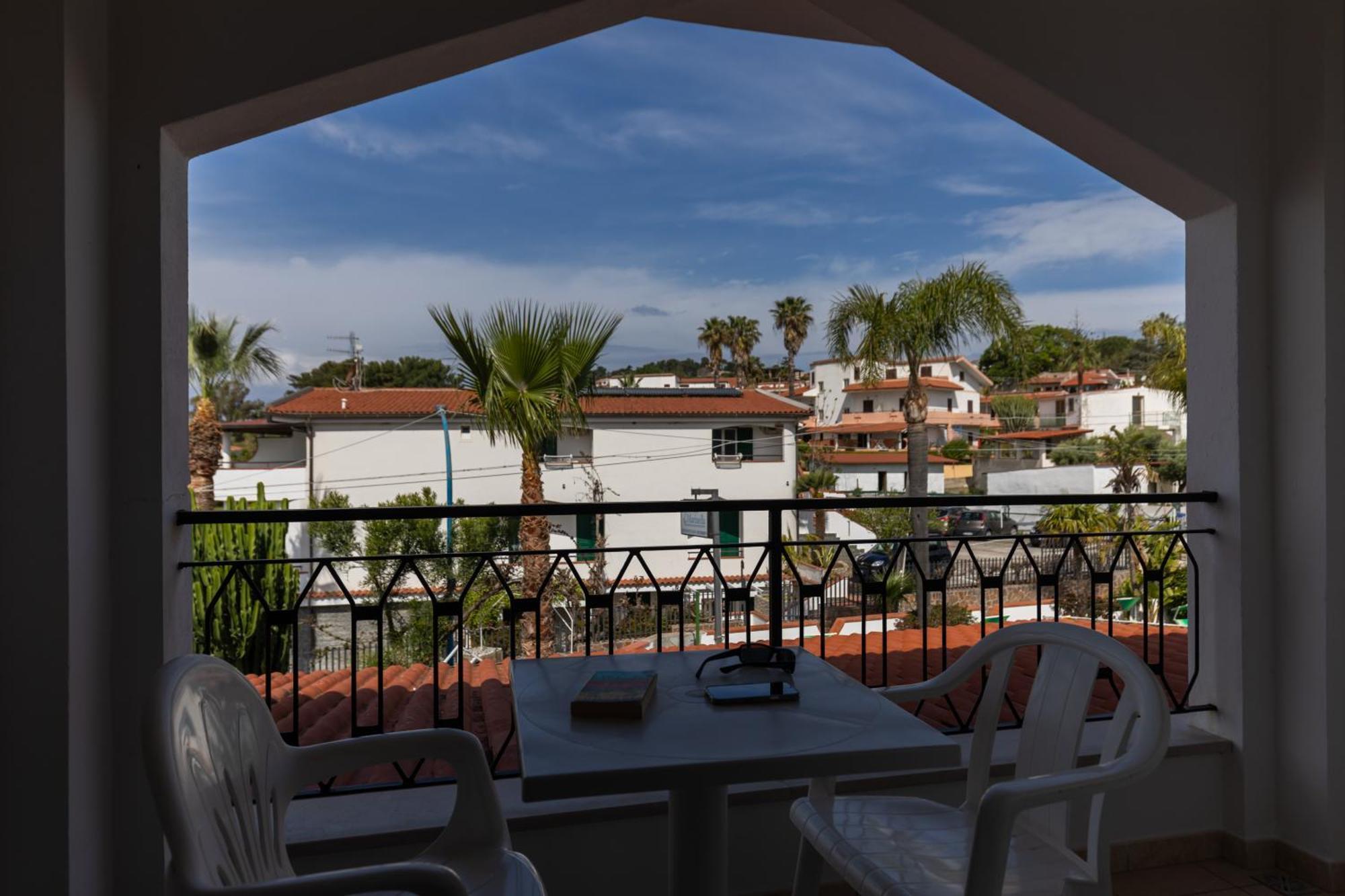 קאפו ואטיצ'אנו Hotel Marinella מראה חיצוני תמונה
