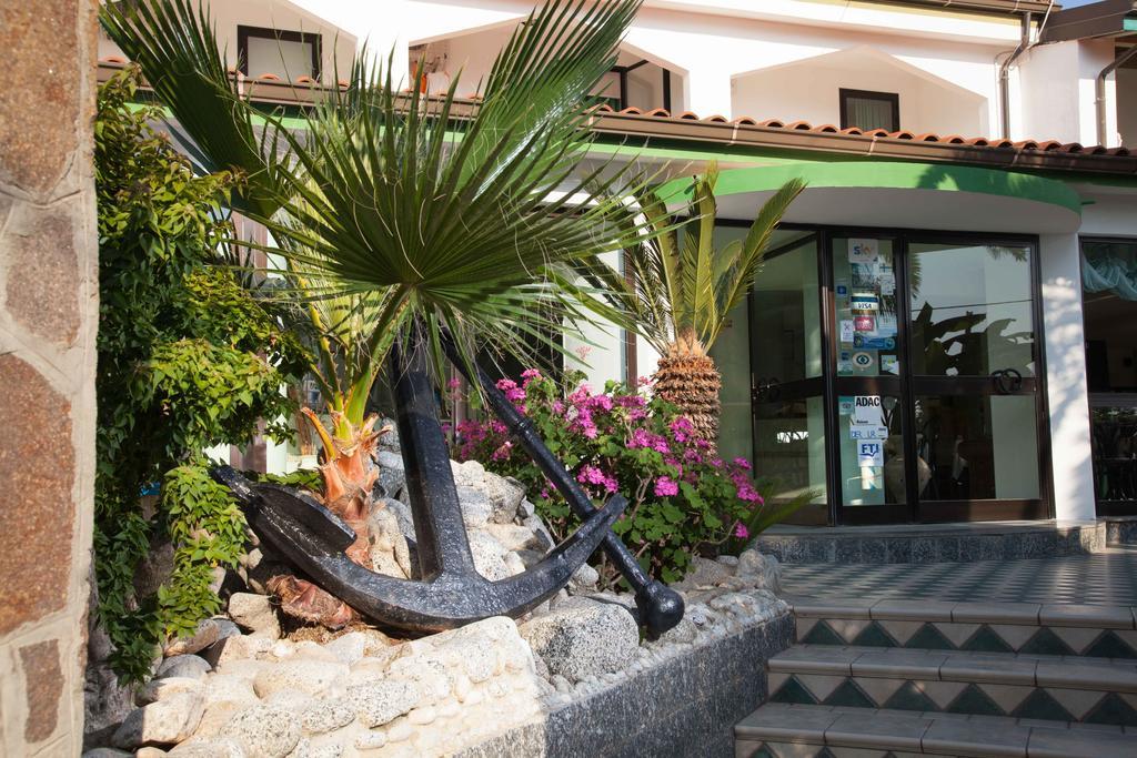 קאפו ואטיצ'אנו Hotel Marinella מראה חיצוני תמונה