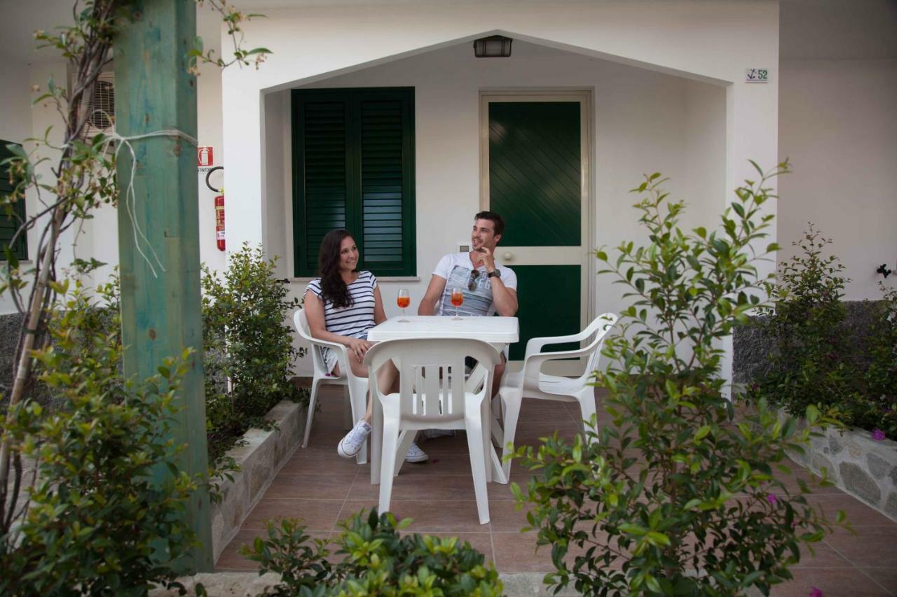 קאפו ואטיצ'אנו Hotel Marinella מראה חיצוני תמונה